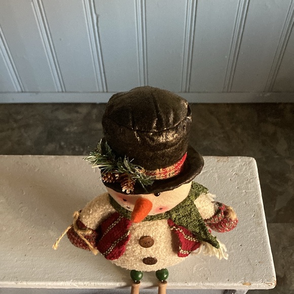 NWT- 19”x 9”-Precious Snowman ⛄️ Sitter Decoration w/ Wood Beaded Dangling Legs - Picture 7 of 16